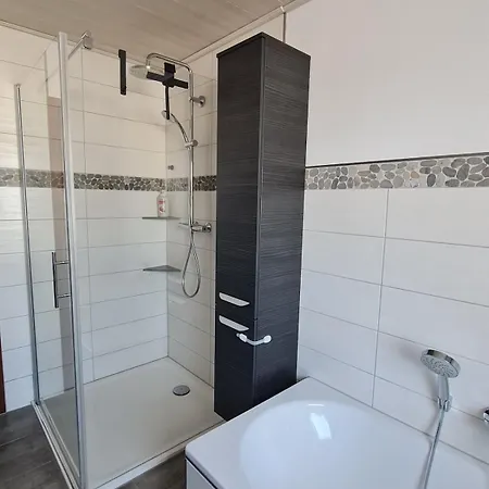 Hejjonte-fewo 135m2 Design-apartment 85zoll Kino - Nahe Marburg *