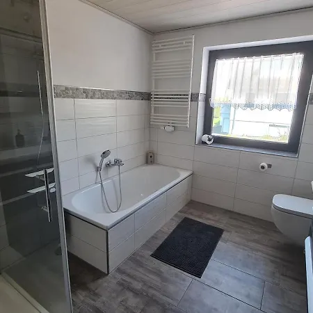 Hejjonte-fewo 135m2 Design-apartment 85zoll Kino - Nahe Marburg *